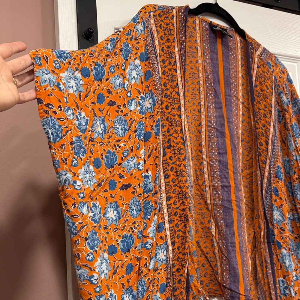 Angie Multicolor Patterned Kimono - Picture 3 of 4